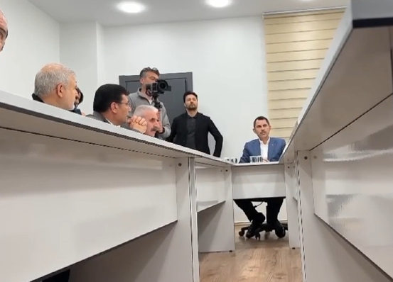 MURAT KURUM, BAŞAKŞEHİR’DE PROTESTO EDİLDİ. “KANAL İSTANBUL YAPILACAK MI” SORUSUNA İSE YANIT VERMEDİ